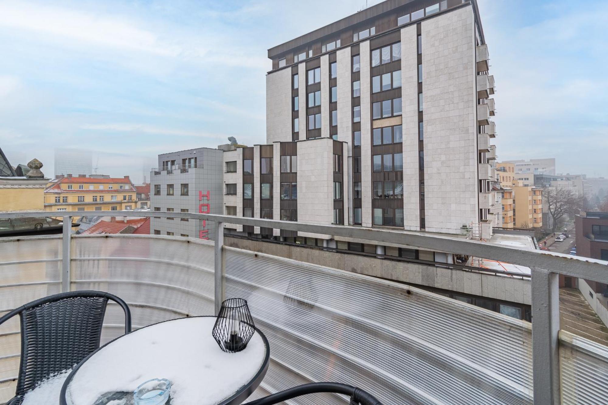Natural-Style Apartment In The Centre Of براتسيلافا المظهر الخارجي الصورة
