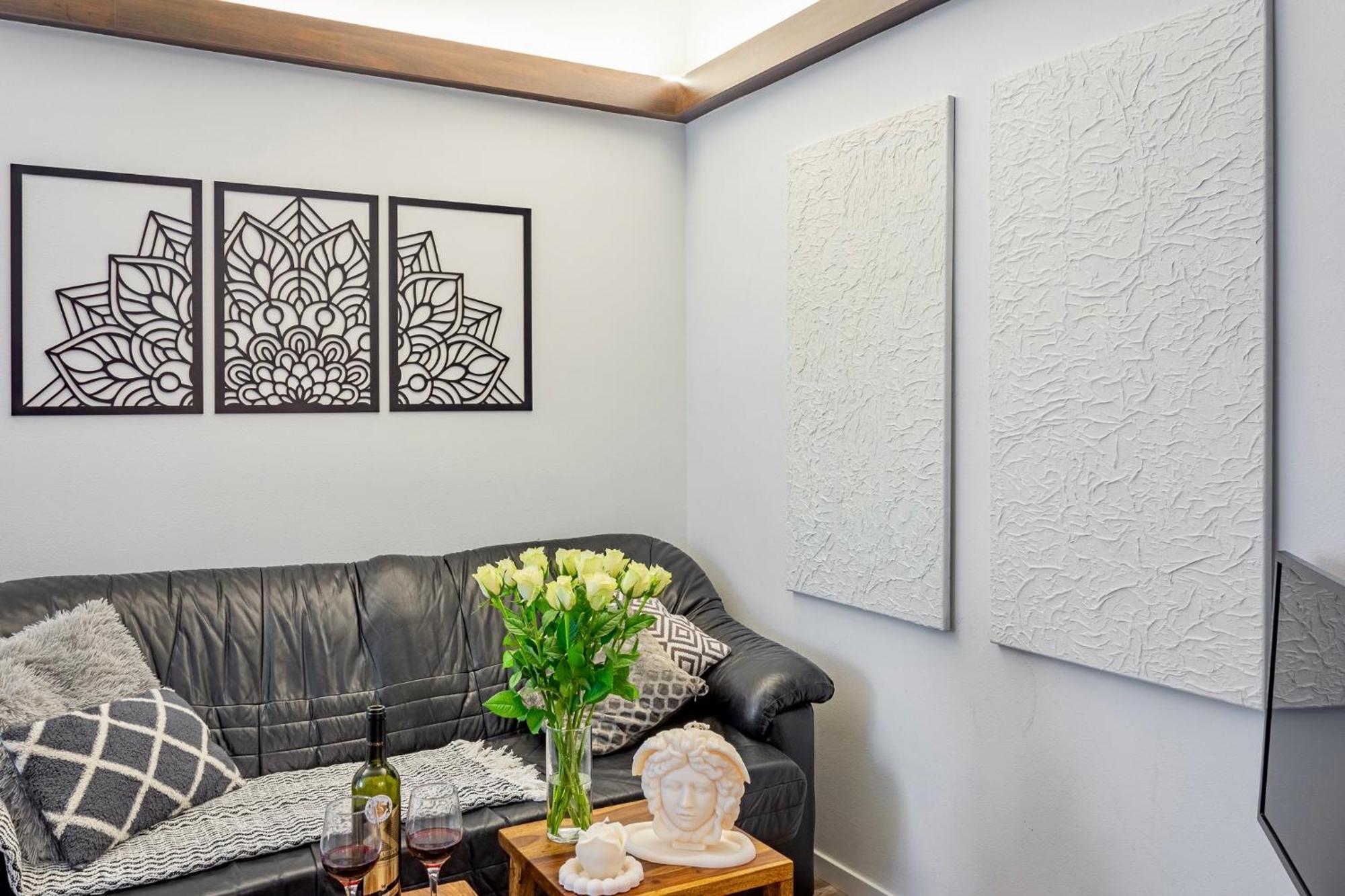 Natural-Style Apartment In The Centre Of براتسيلافا المظهر الخارجي الصورة